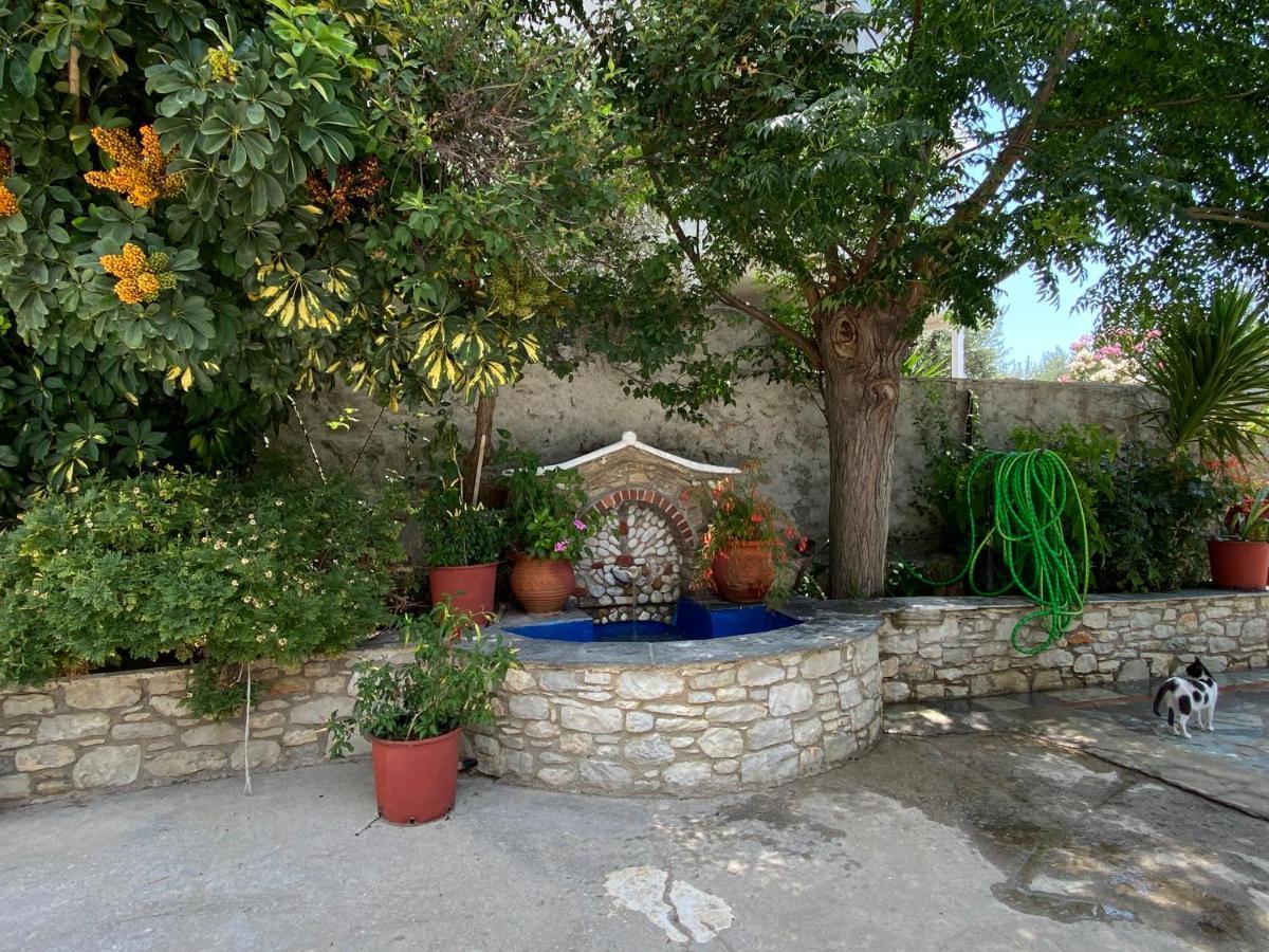 Valmas Village Skiathos Town Exterior photo